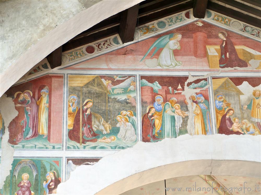 Novara - Affreschi sulla metà sinistra dell'arcone della chiesa del Convento di San Nazzaro della Costa